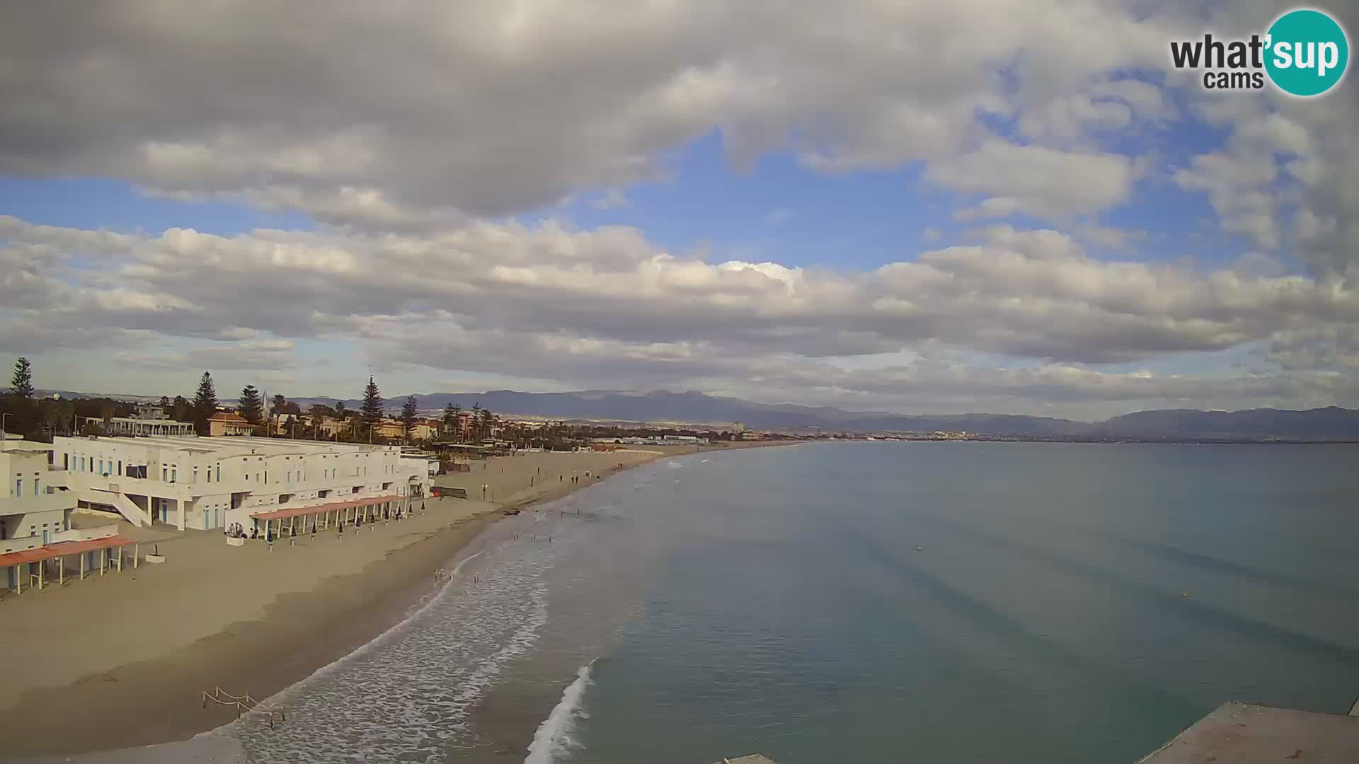 Spletna kamera v živo Cagliarski zaliv – plaža Poetto – Sardinija