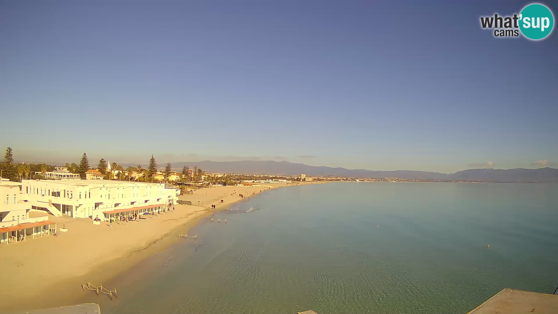 Spletna kamera v živo Cagliarski zaliv – plaža Poetto – Sardinija