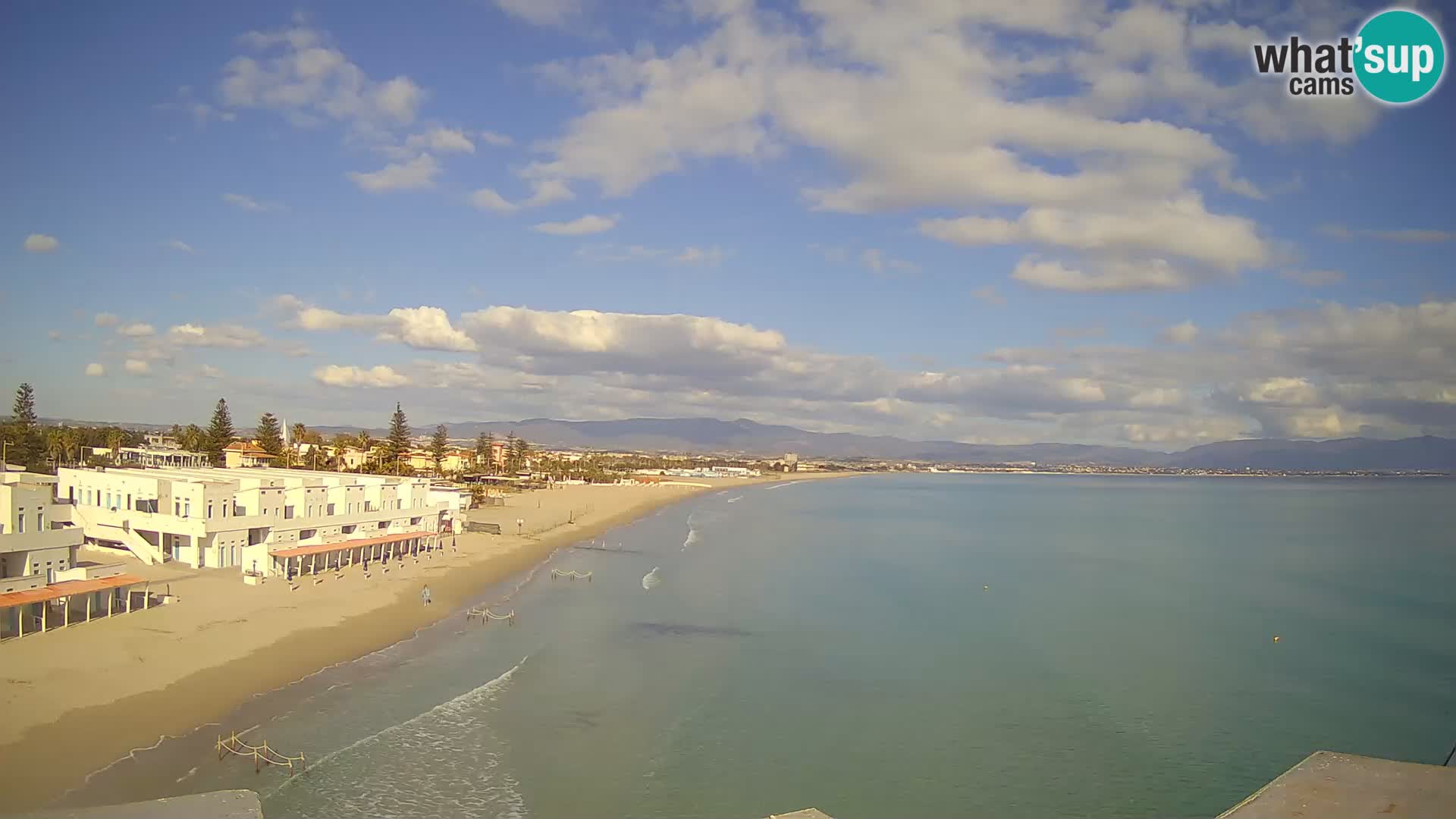 Spletna kamera v živo Cagliarski zaliv – plaža Poetto – Sardinija