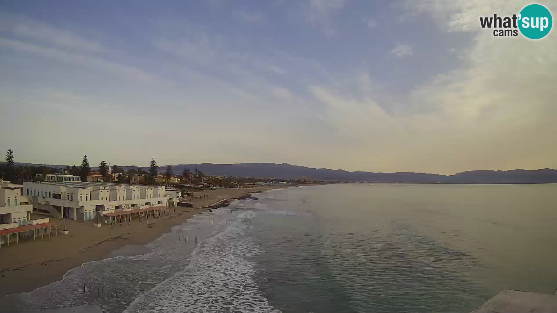 Spletna kamera v živo Cagliarski zaliv – plaža Poetto – Sardinija