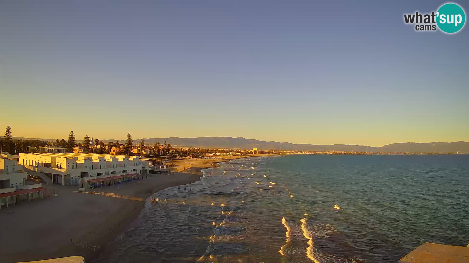 Spletna kamera v živo Cagliarski zaliv – plaža Poetto – Sardinija