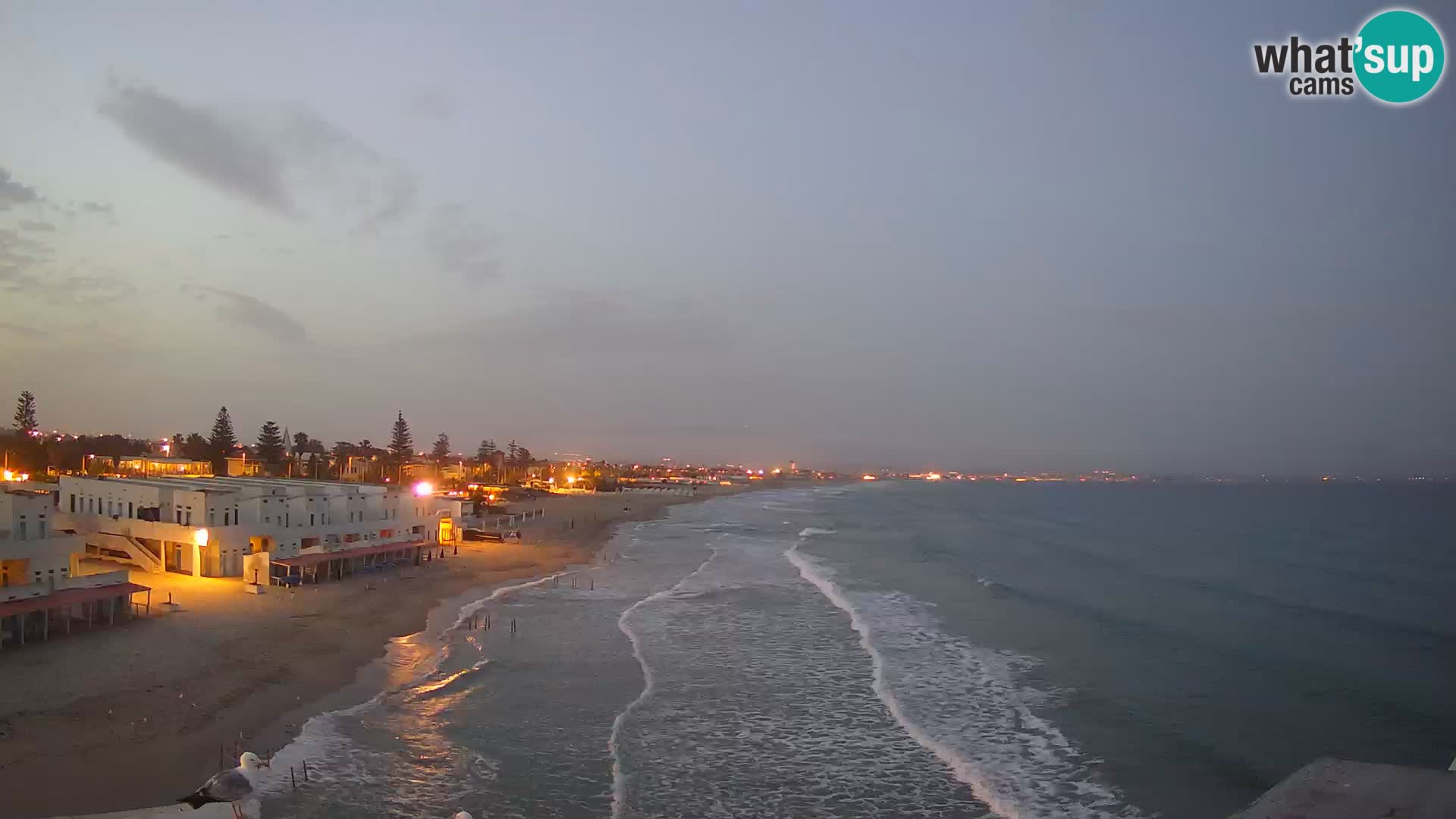 Spletna kamera v živo Cagliarski zaliv – plaža Poetto – Sardinija