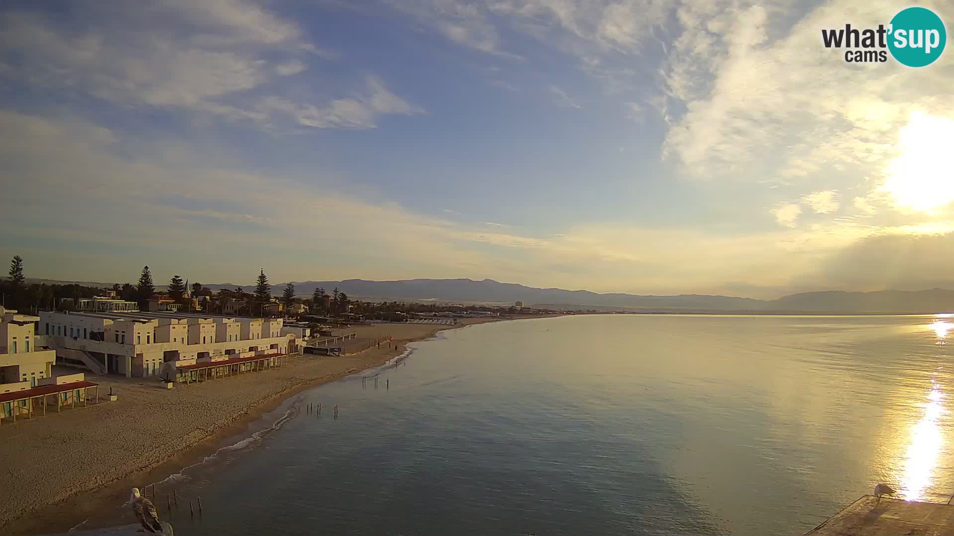 Spletna kamera v živo Cagliarski zaliv – plaža Poetto – Sardinija