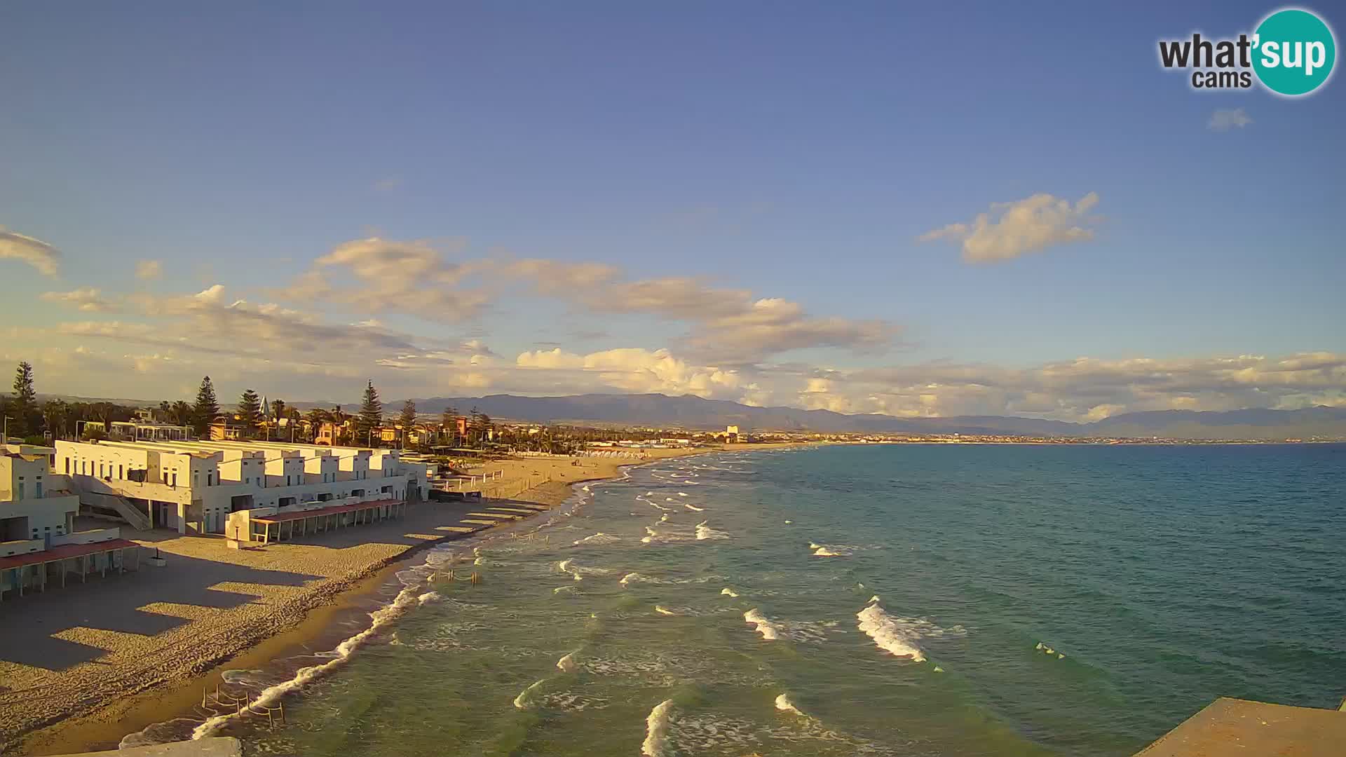 Spletna kamera v živo Cagliarski zaliv – plaža Poetto – Sardinija
