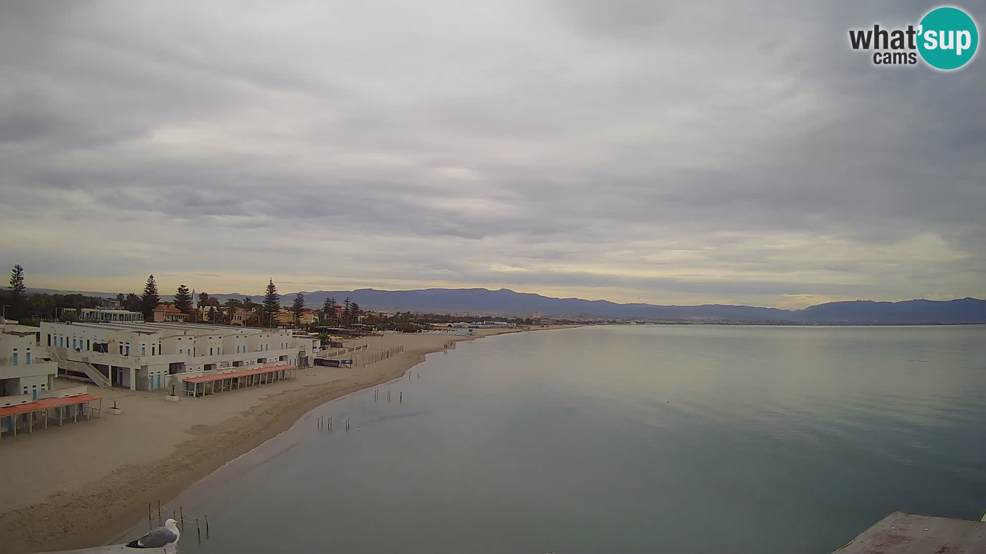 Spletna kamera v živo Cagliarski zaliv – plaža Poetto – Sardinija