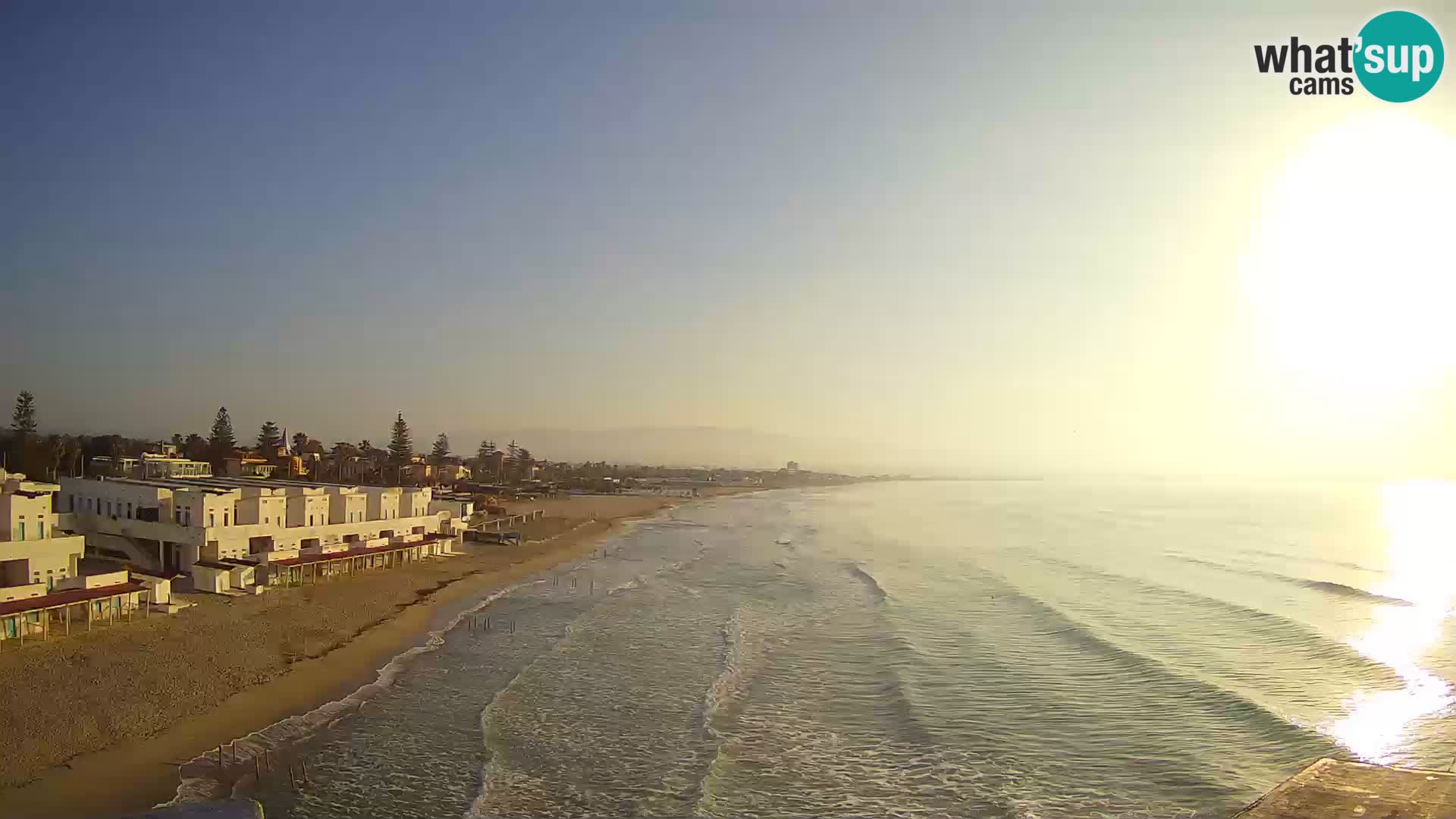 Spletna kamera v živo Cagliarski zaliv – plaža Poetto – Sardinija
