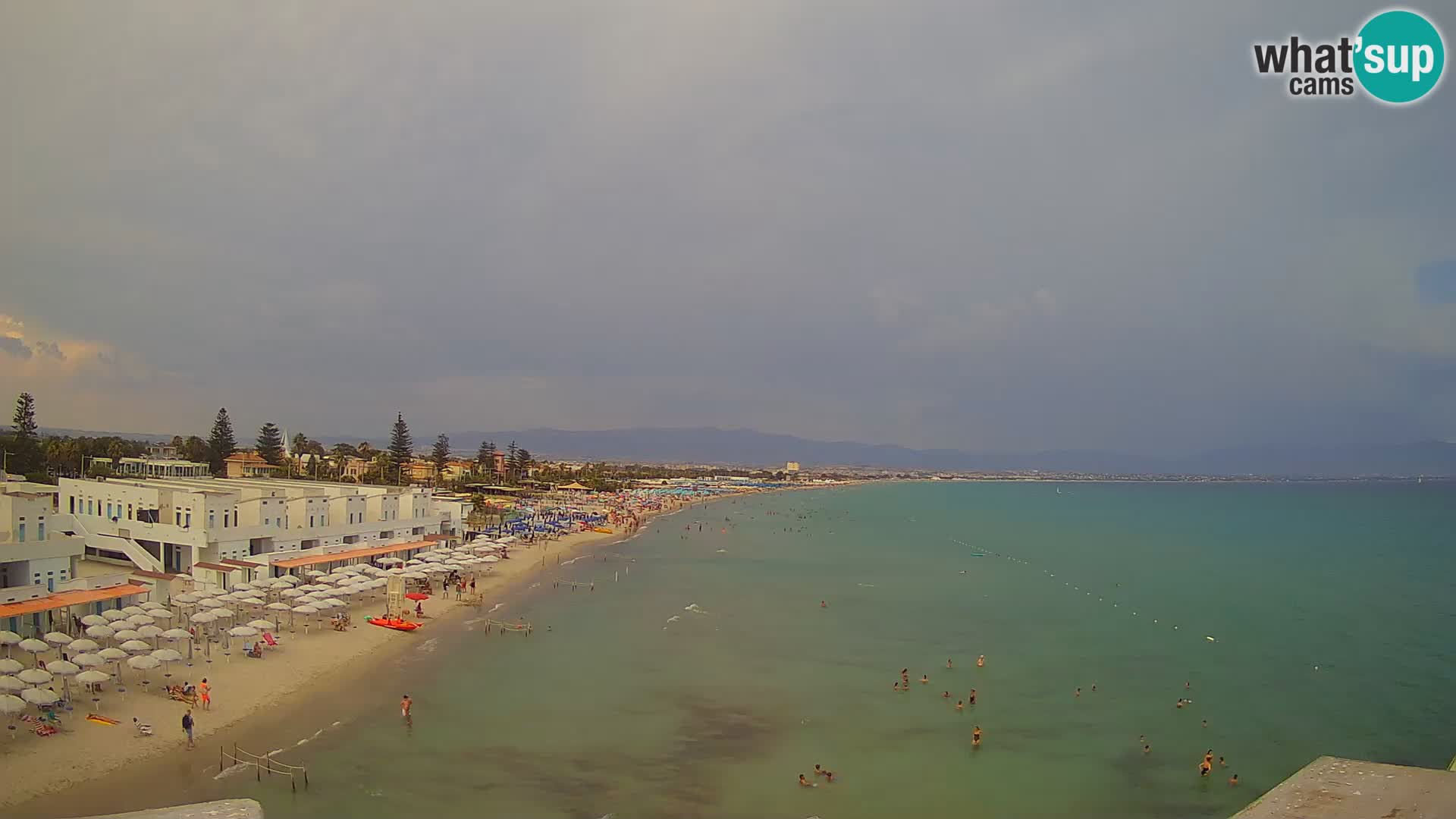 Spletna kamera v živo Cagliarski zaliv – plaža Poetto – Sardinija