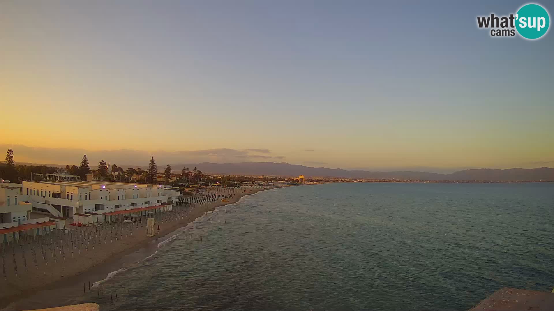 Spletna kamera v živo Cagliarski zaliv – plaža Poetto – Sardinija