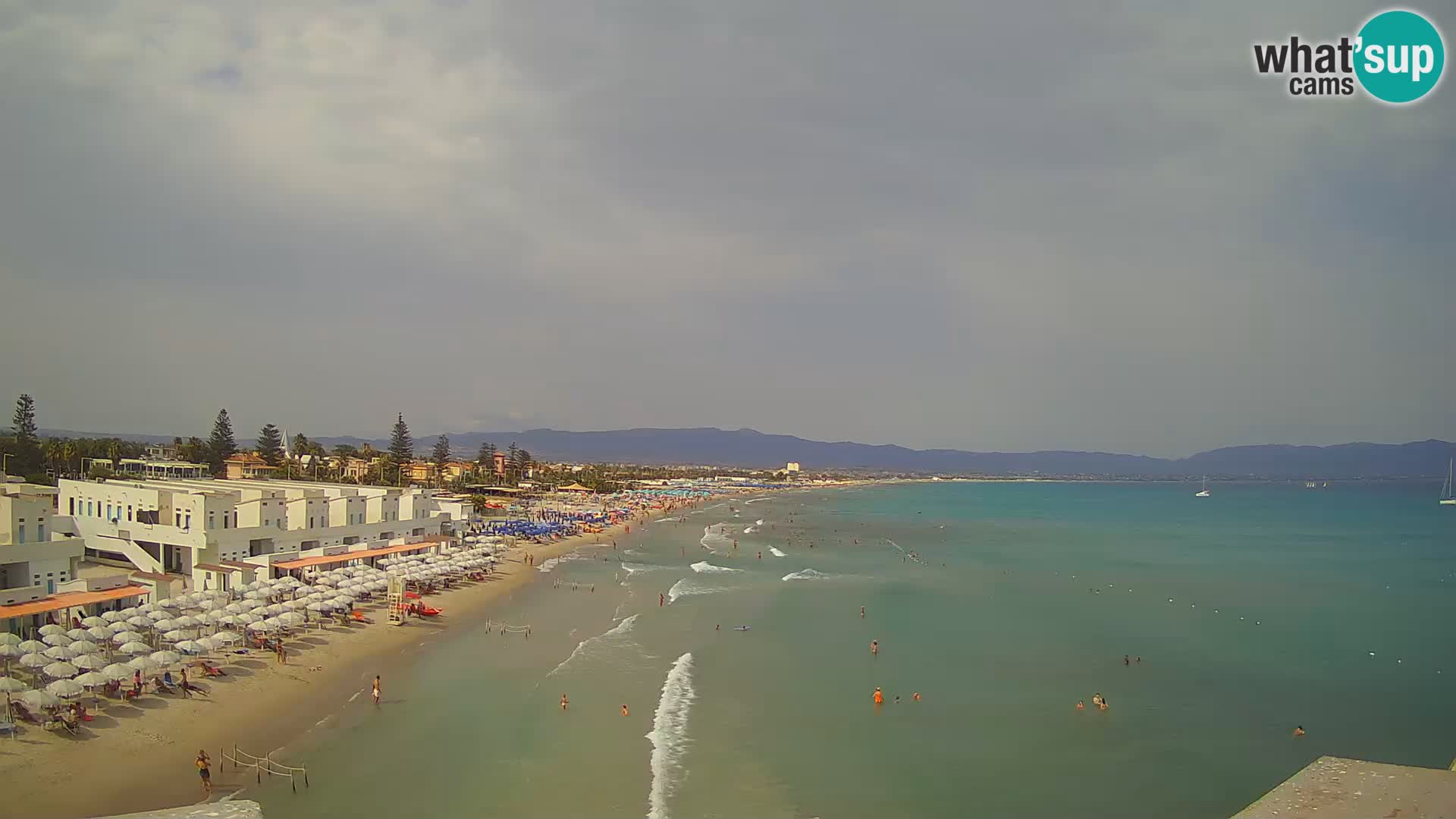 Spletna kamera v živo Cagliarski zaliv – plaža Poetto – Sardinija