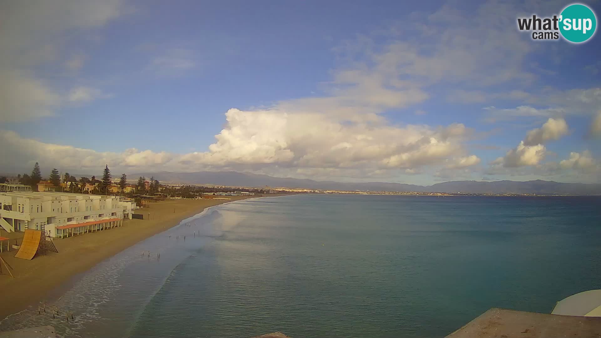 Web kamera uživo Cagliarski zaljev – plaža Poetto – Sardinija