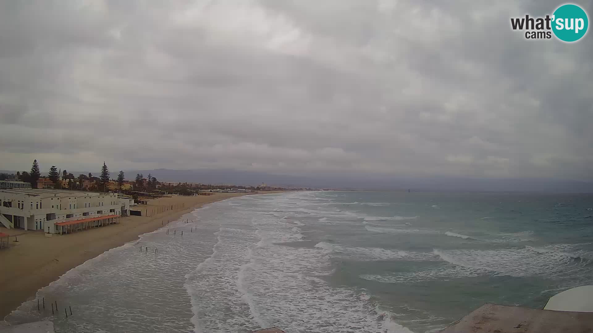 Spletna kamera v živo Cagliarski zaliv – plaža Poetto – Sardinija