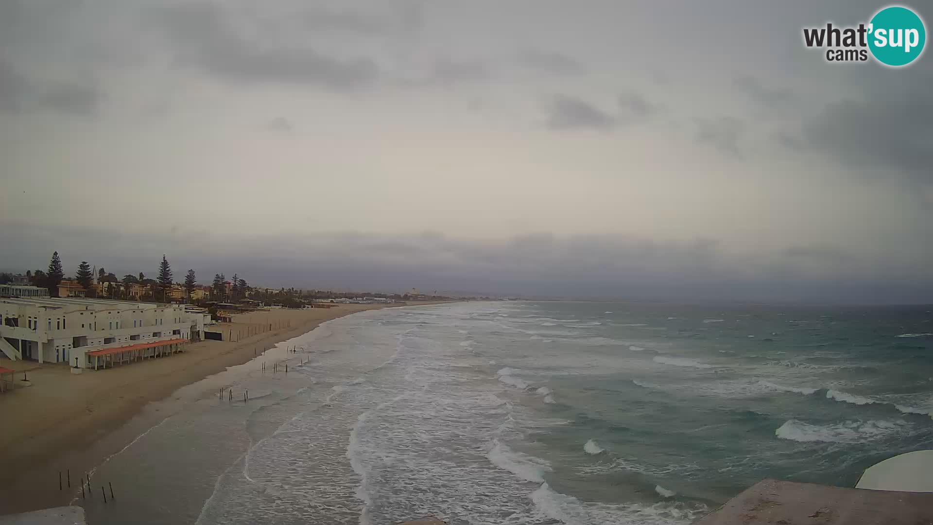 Spletna kamera v živo Cagliarski zaliv – plaža Poetto – Sardinija