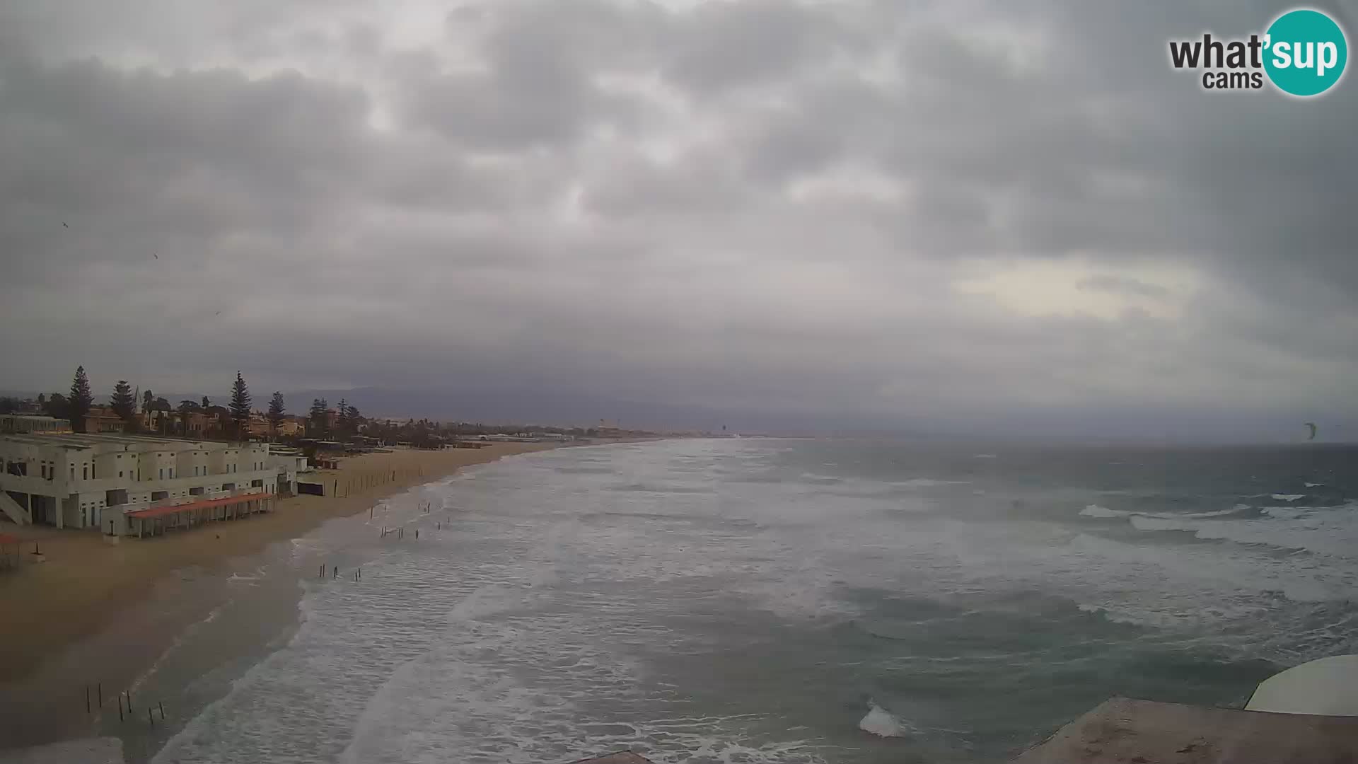 Spletna kamera v živo Cagliarski zaliv – plaža Poetto – Sardinija