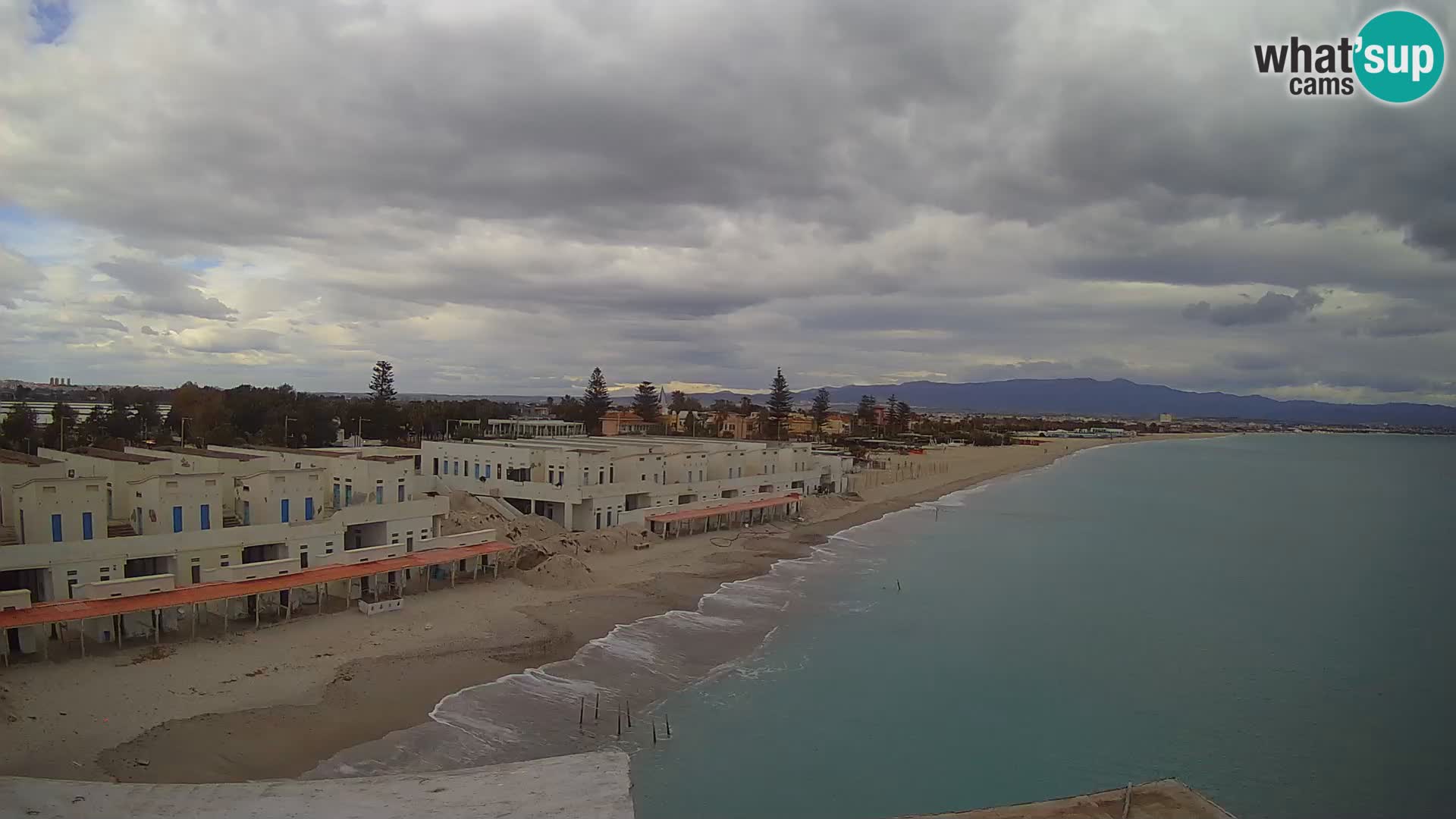 Spletna kamera v živo Cagliarski zaliv – plaža Poetto – Sardinija