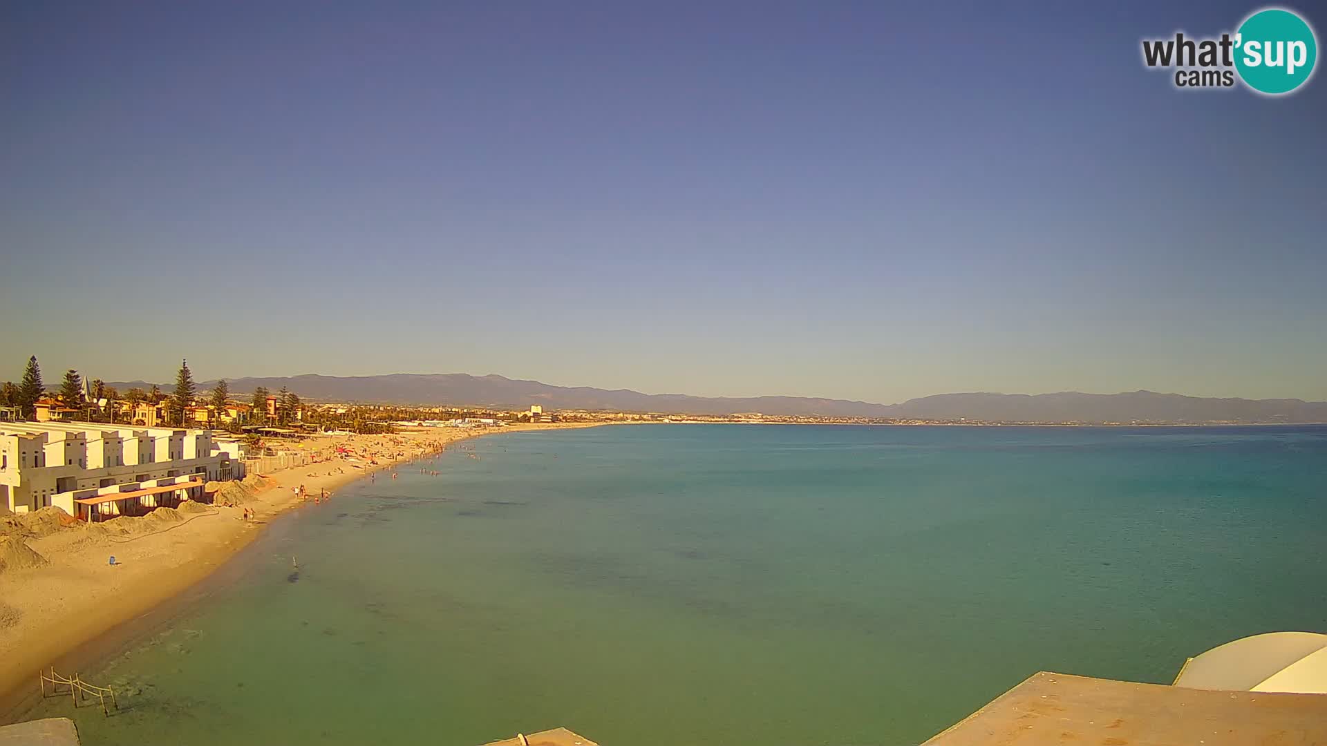 Spletna kamera v živo Cagliarski zaliv – plaža Poetto – Sardinija