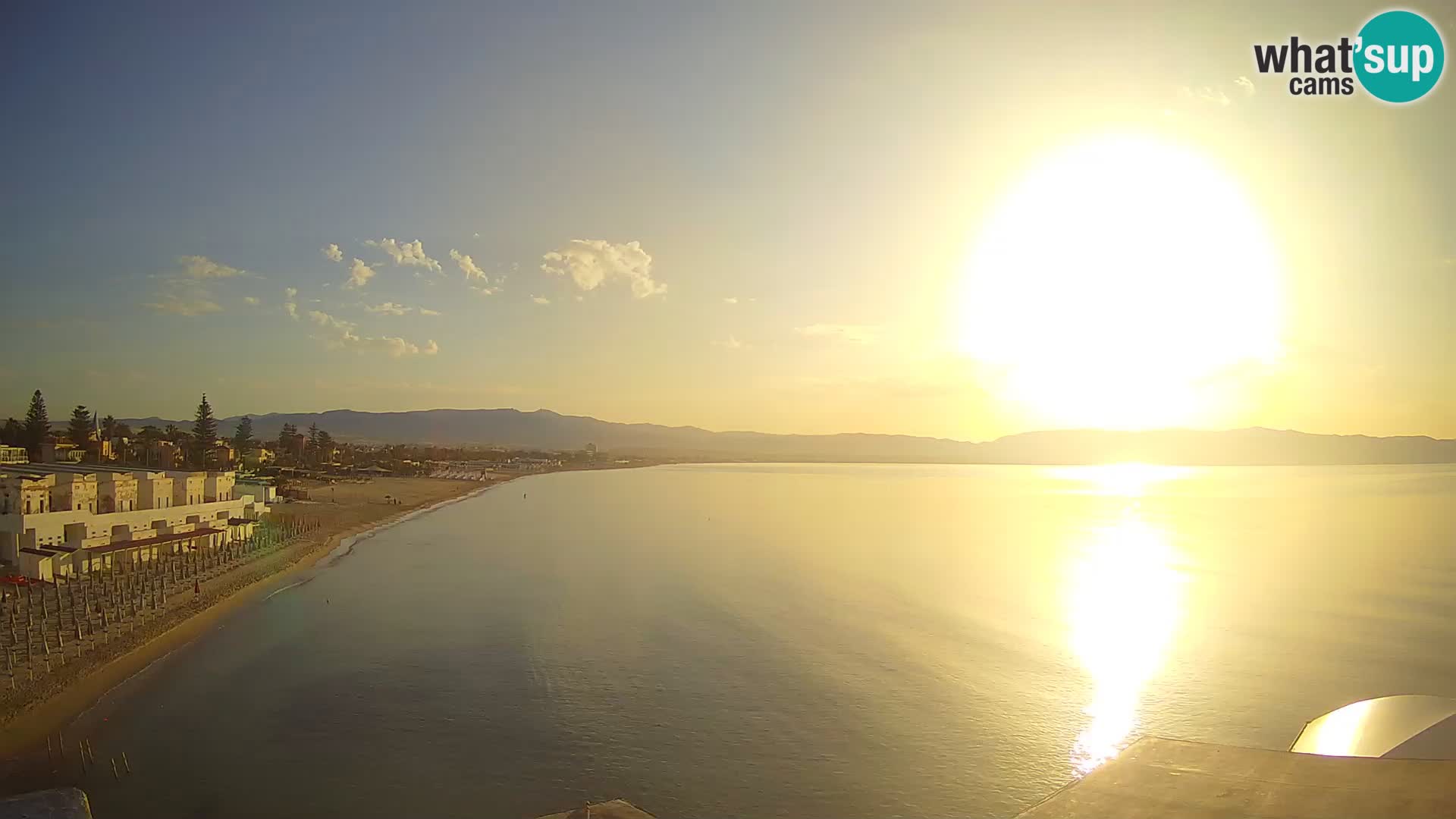 Spletna kamera v živo Cagliarski zaliv – plaža Poetto – Sardinija