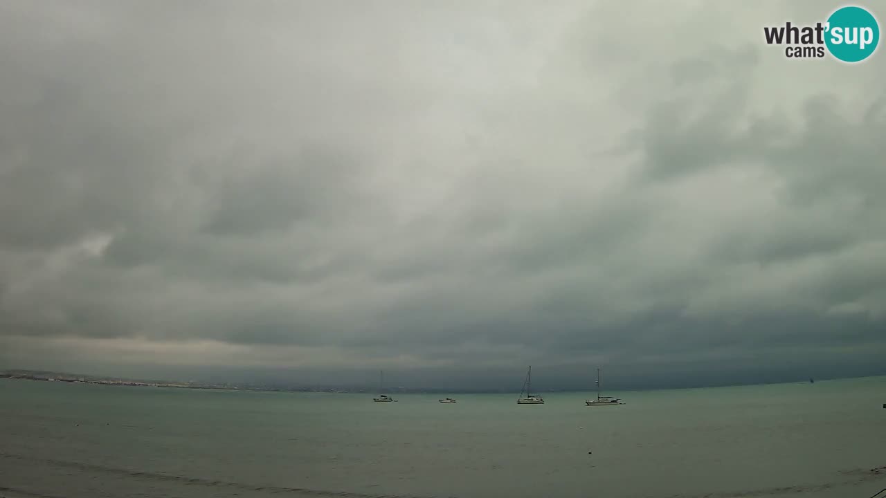 Spletna kamera Cagliari Windsurf Club – Pogled v živo s plaže Poetto