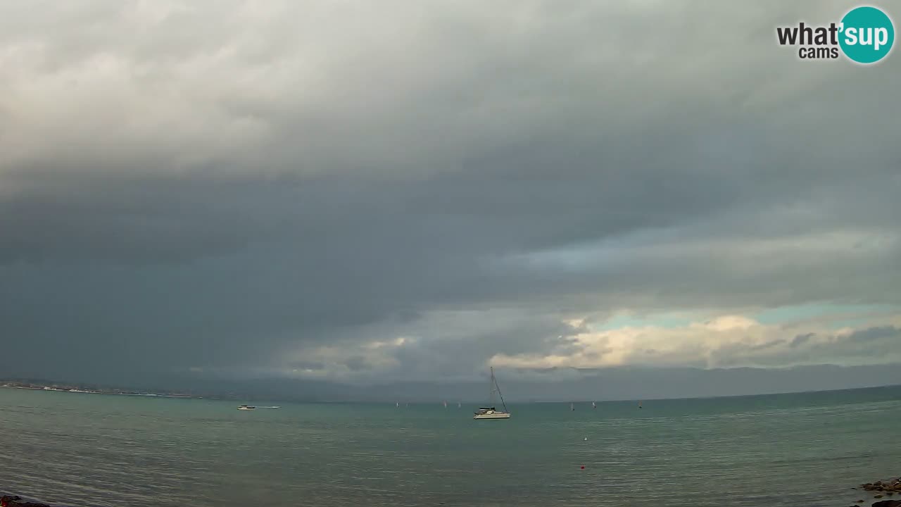 Spletna kamera Cagliari Windsurf Club – Pogled v živo s plaže Poetto