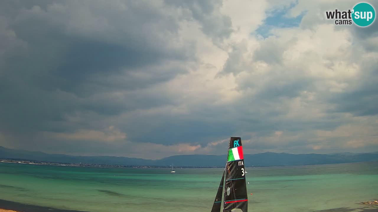 Spletna kamera Cagliari Windsurf Club – Pogled v živo s plaže Poetto