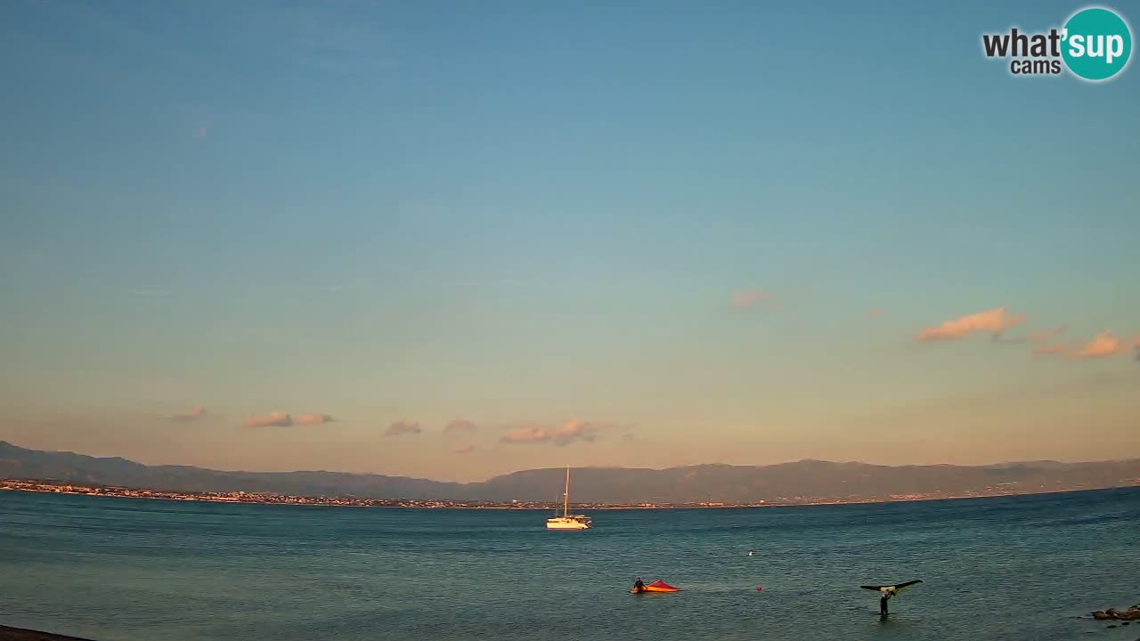 Spletna kamera Cagliari Windsurf Club – Pogled v živo s plaže Poetto