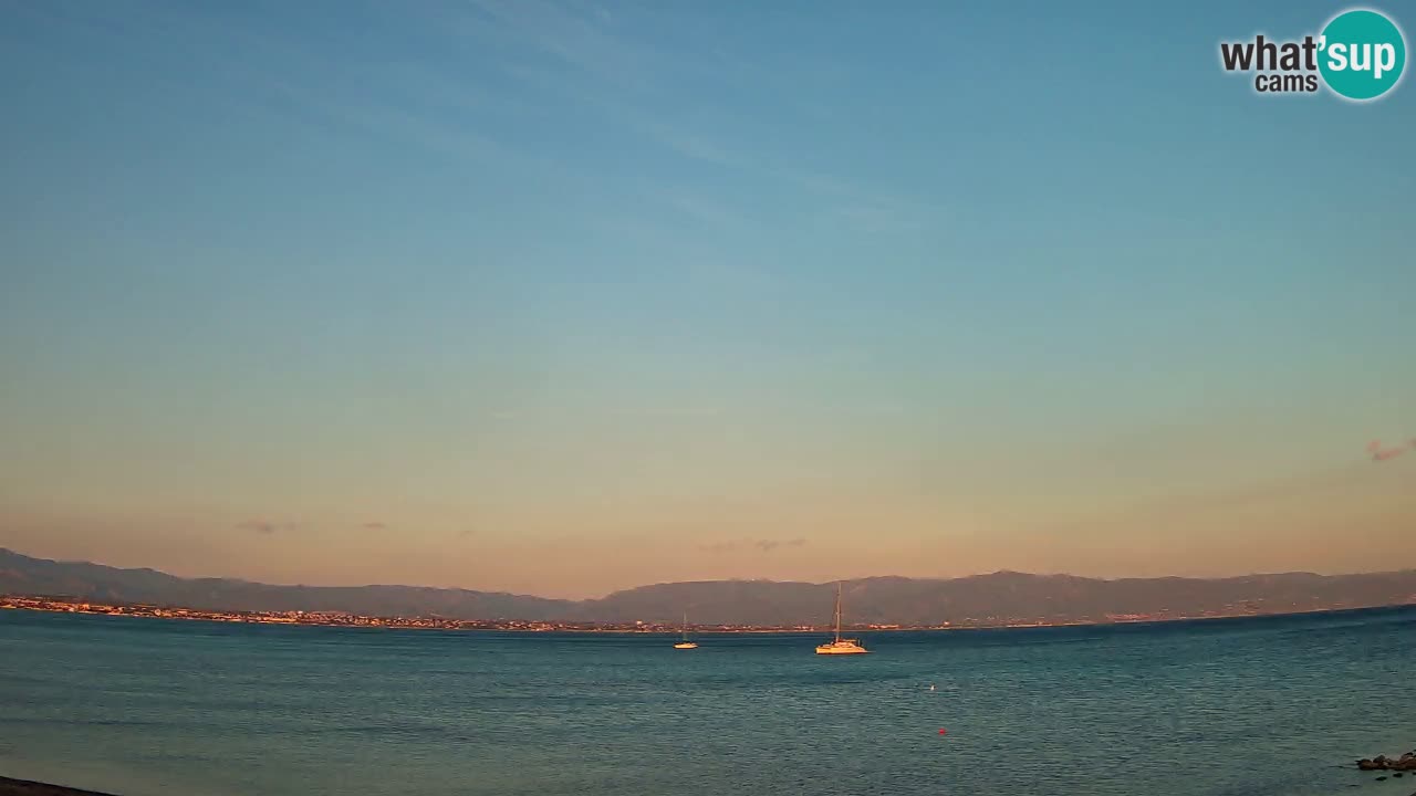 Spletna kamera Cagliari Windsurf Club – Pogled v živo s plaže Poetto