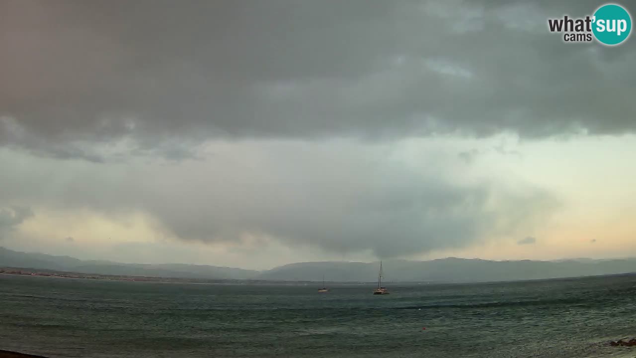 Spletna kamera Cagliari Windsurf Club – Pogled v živo s plaže Poetto