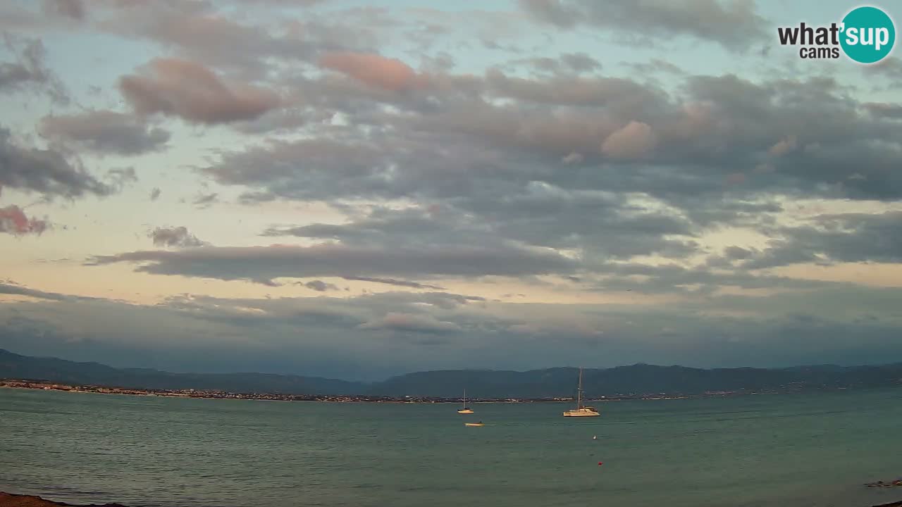 Spletna kamera Cagliari Windsurf Club – Pogled v živo s plaže Poetto