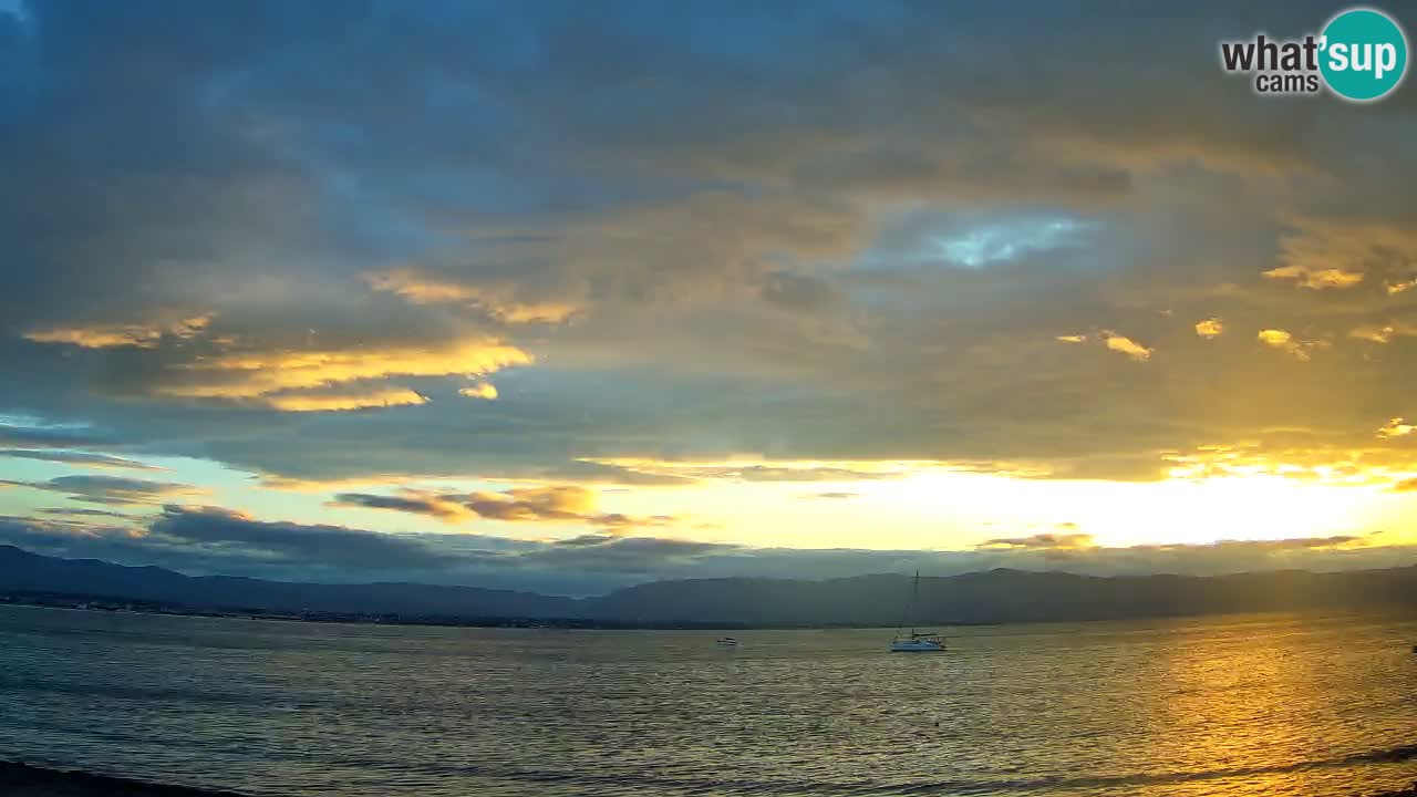 Spletna kamera Cagliari Windsurf Club – Pogled v živo s plaže Poetto