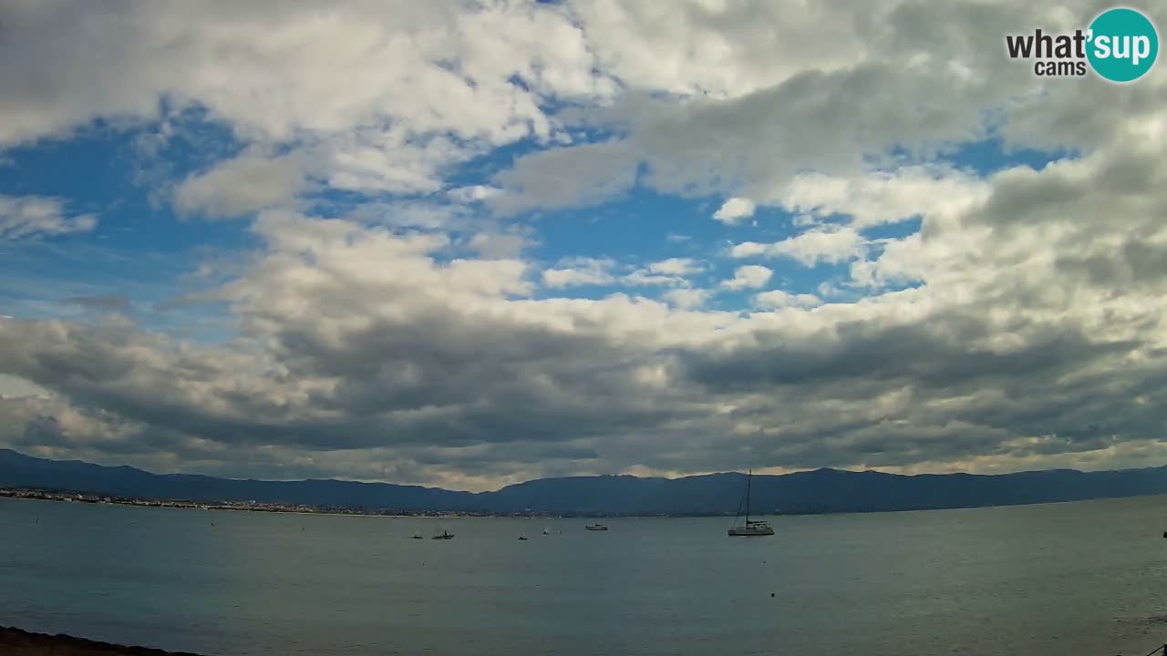 Spletna kamera Cagliari Windsurf Club – Pogled v živo s plaže Poetto