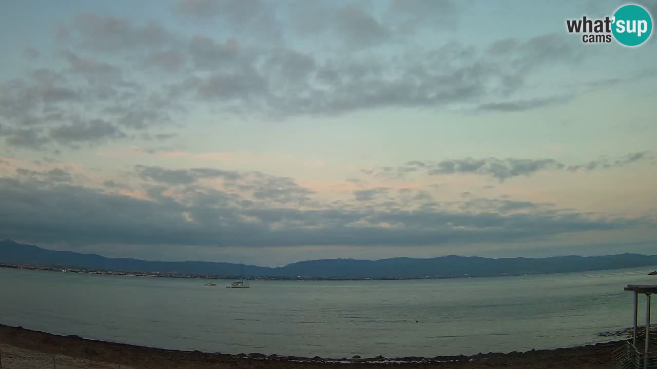 Spletna kamera Cagliari Windsurf Club – Pogled v živo s plaže Poetto