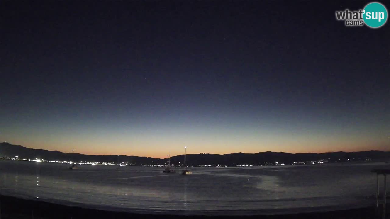Spletna kamera Cagliari Windsurf Club – Pogled v živo s plaže Poetto