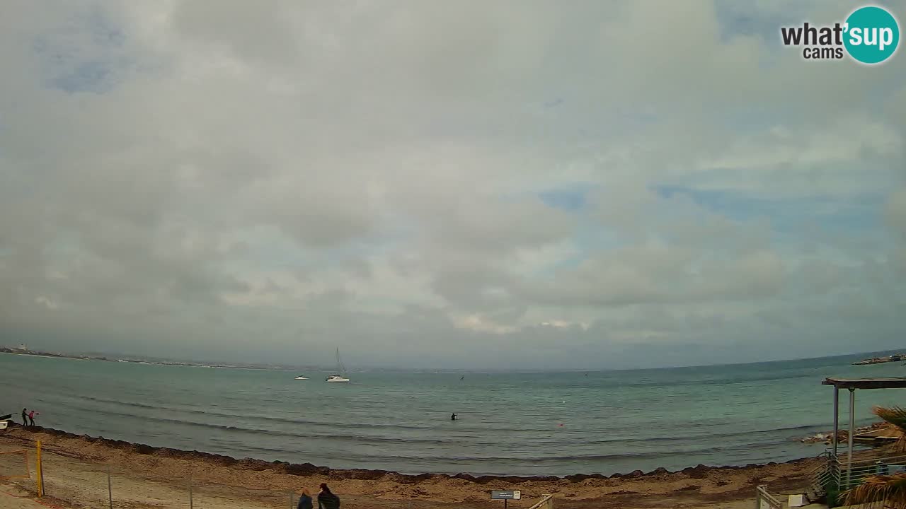 Spletna kamera Cagliari Windsurf Club – Pogled v živo s plaže Poetto