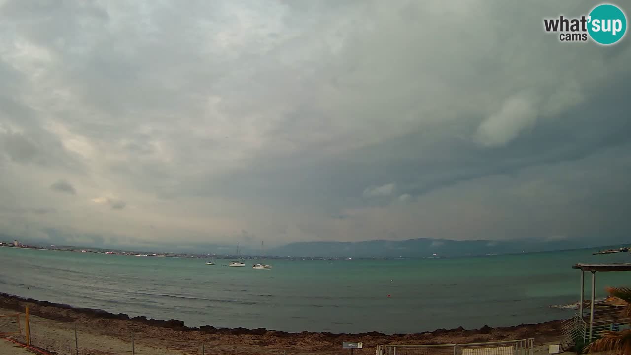 Spletna kamera Cagliari Windsurf Club – Pogled v živo s plaže Poetto