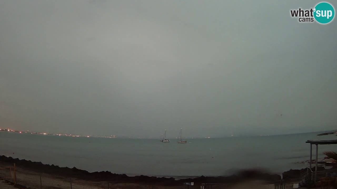 Spletna kamera Cagliari Windsurf Club – Pogled v živo s plaže Poetto
