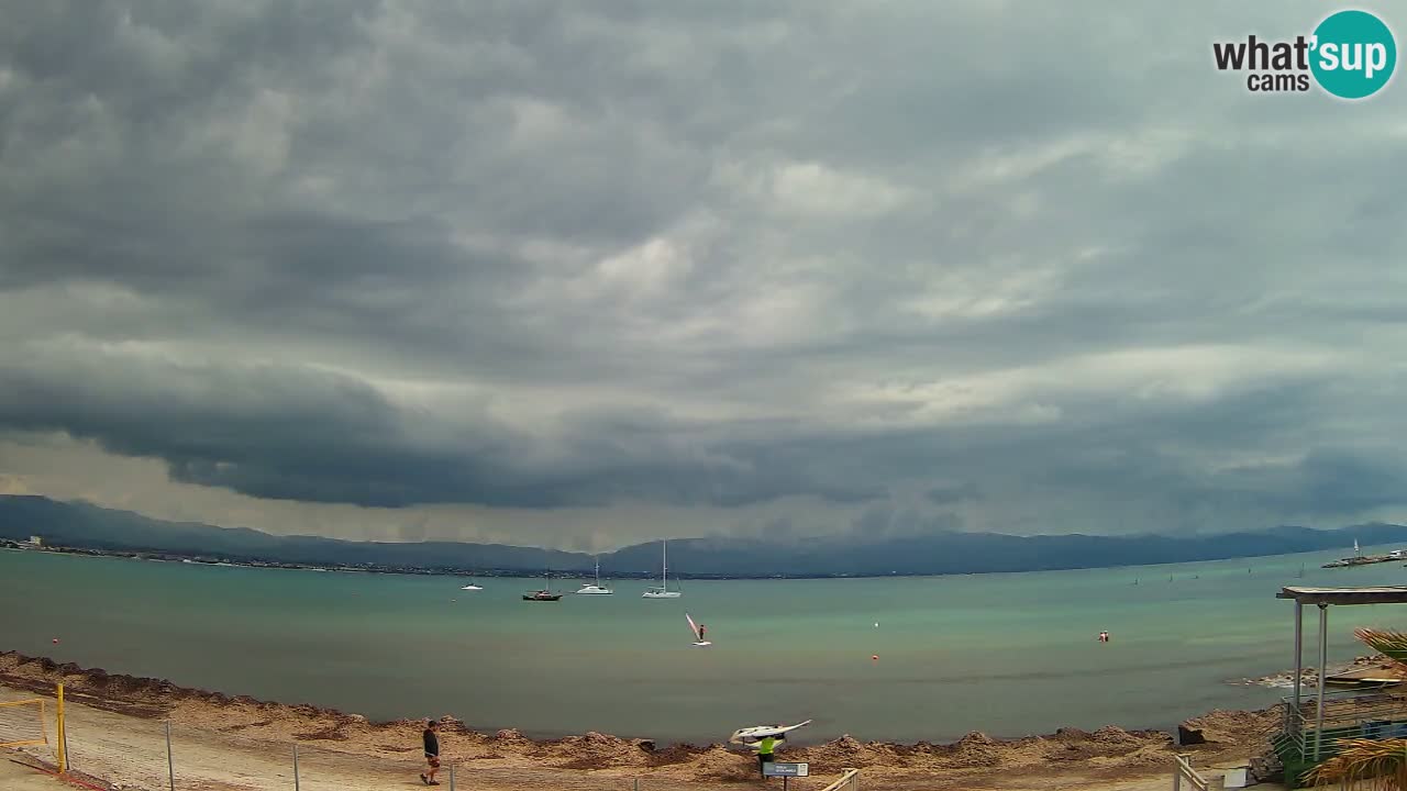 Spletna kamera Cagliari Windsurf Club – Pogled v živo s plaže Poetto