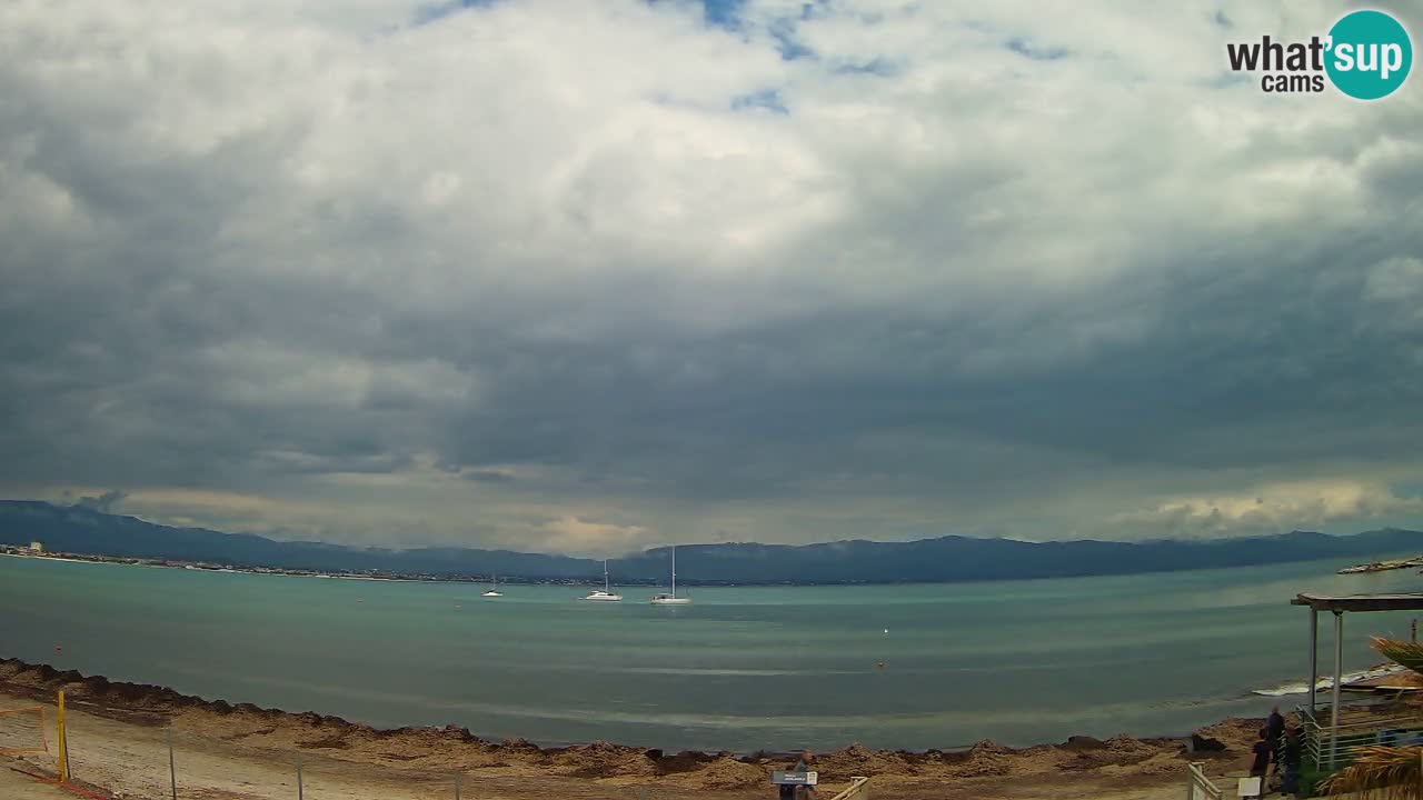 Spletna kamera Cagliari Windsurf Club – Pogled v živo s plaže Poetto