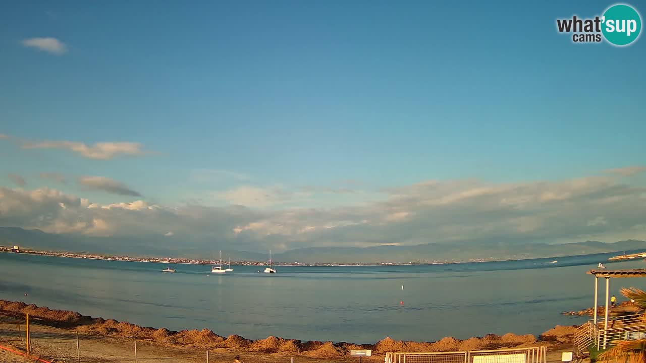 Spletna kamera Cagliari Windsurf Club – Pogled v živo s plaže Poetto