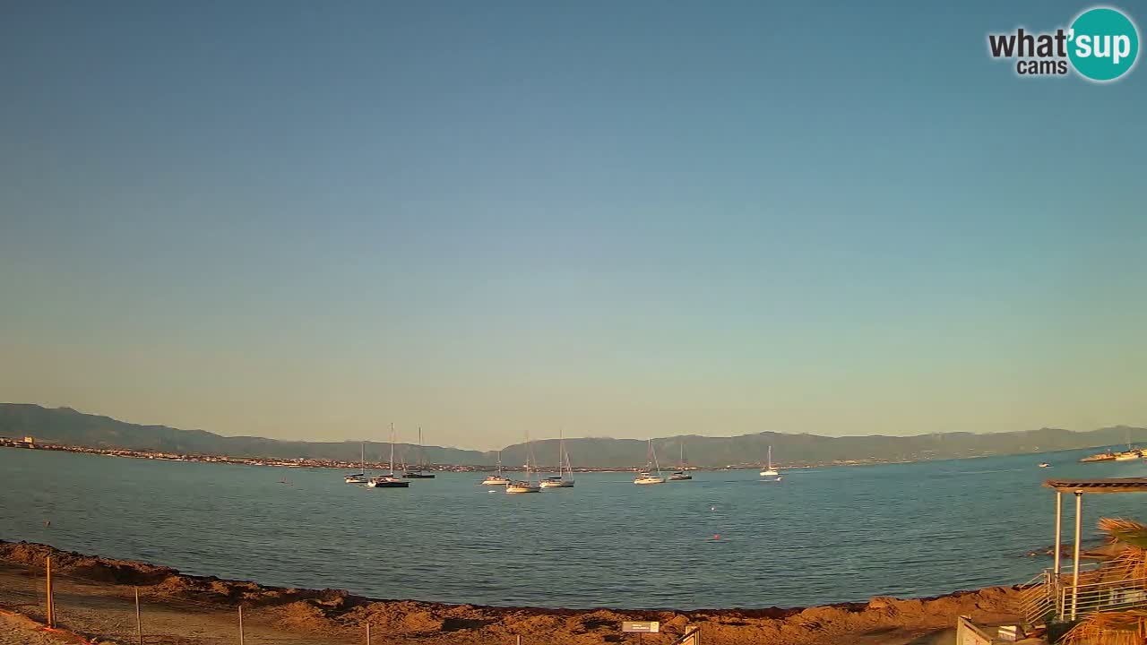 Spletna kamera Cagliari Windsurf Club – Pogled v živo s plaže Poetto