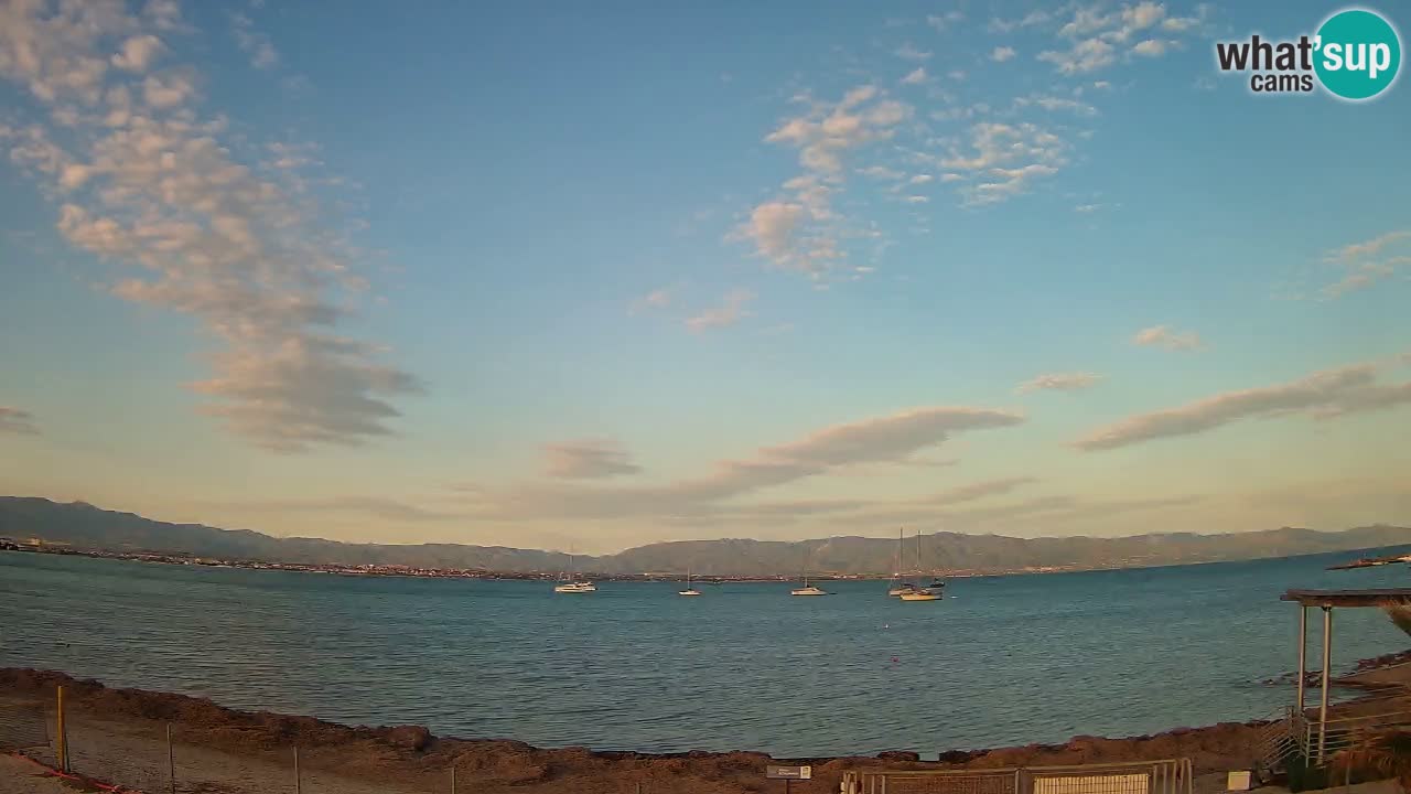 Spletna kamera Cagliari Windsurf Club – Pogled v živo s plaže Poetto