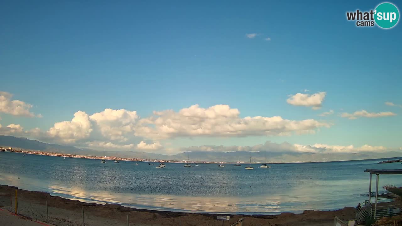 Spletna kamera Cagliari Windsurf Club – Pogled v živo s plaže Poetto