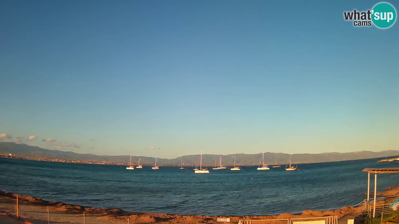 Spletna kamera Cagliari Windsurf Club – Pogled v živo s plaže Poetto