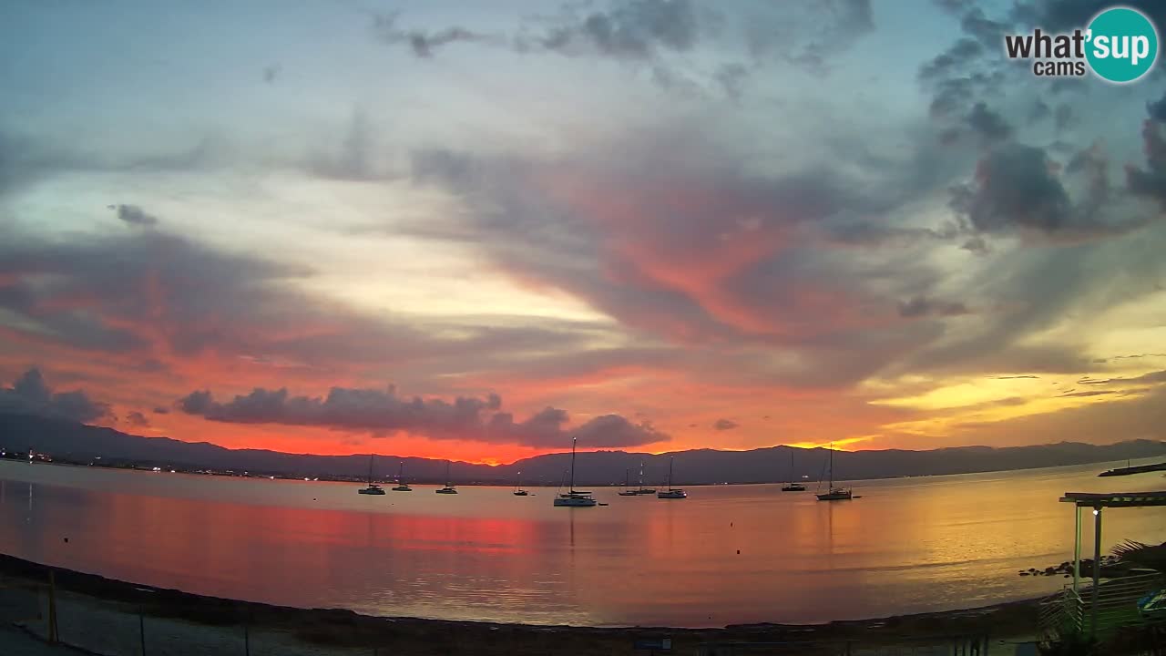 Spletna kamera Cagliari Windsurf Club – Pogled v živo s plaže Poetto