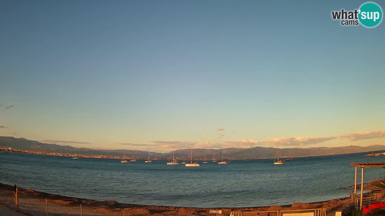 Spletna kamera Cagliari Windsurf Club – Pogled v živo s plaže Poetto