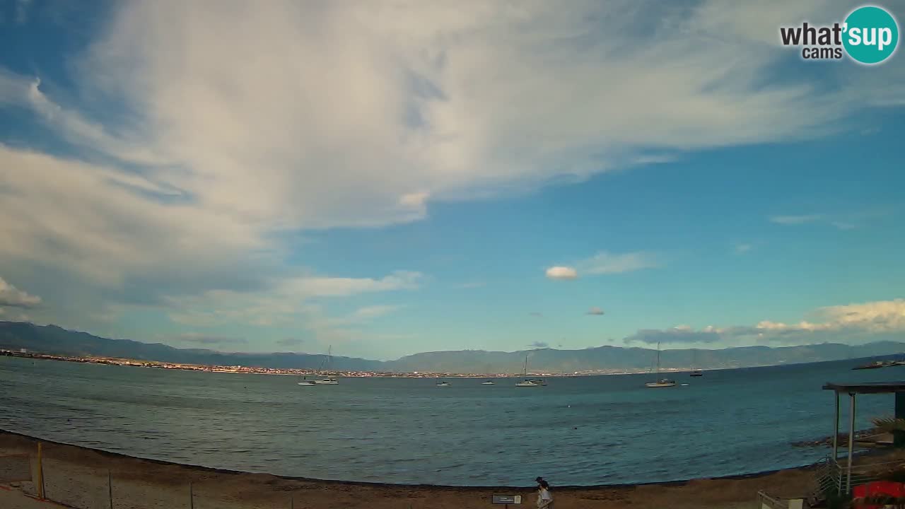 Spletna kamera Cagliari Windsurf Club – Pogled v živo s plaže Poetto