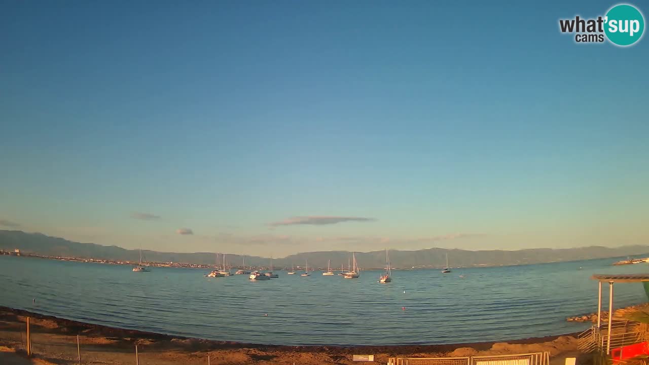Spletna kamera Cagliari Windsurf Club – Pogled v živo s plaže Poetto