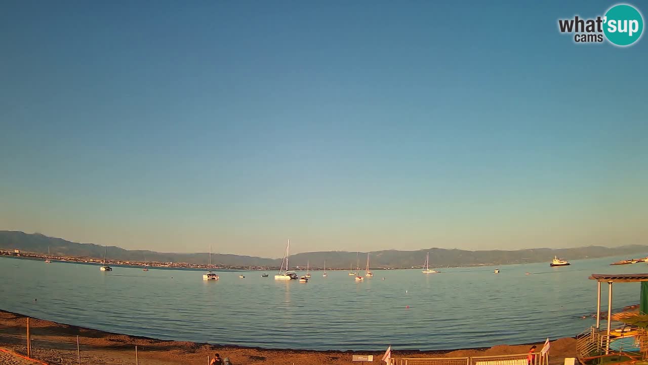 Spletna kamera Cagliari Windsurf Club – Pogled v živo s plaže Poetto