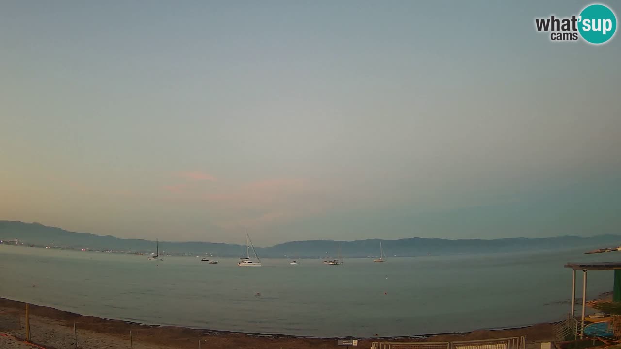 Spletna kamera Cagliari Windsurf Club – Pogled v živo s plaže Poetto