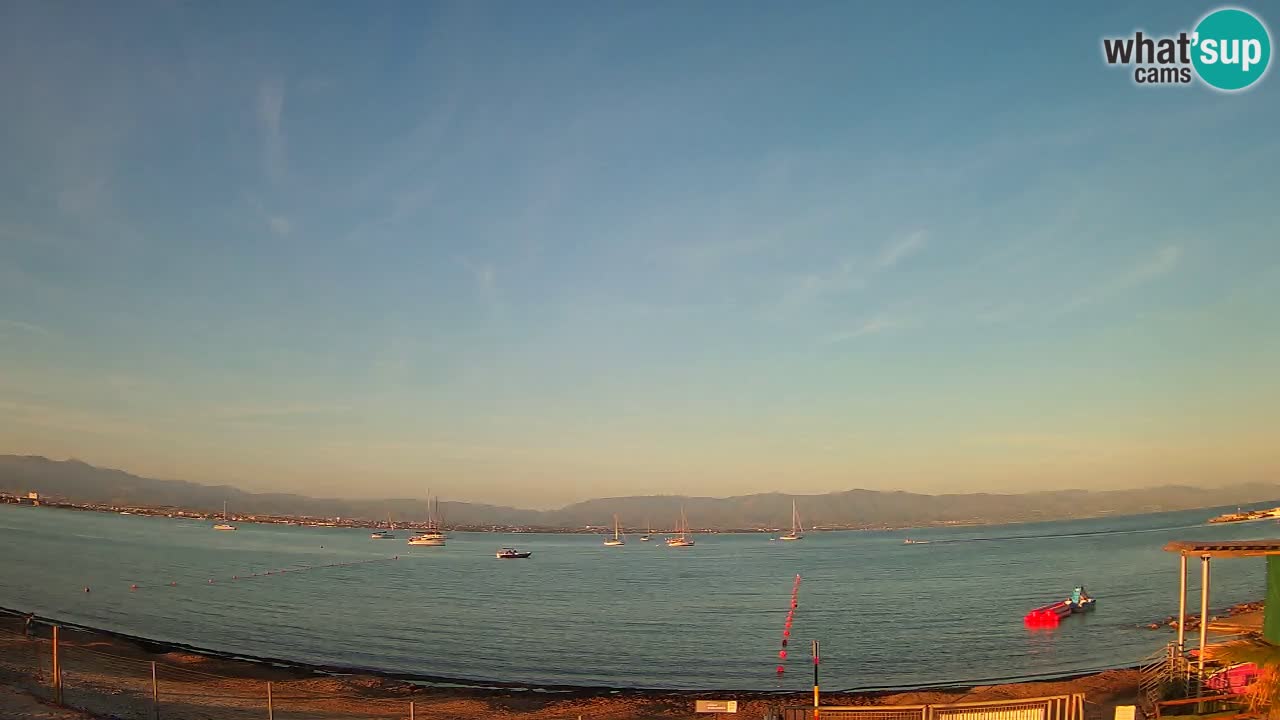 Spletna kamera Cagliari Windsurf Club – Pogled v živo s plaže Poetto