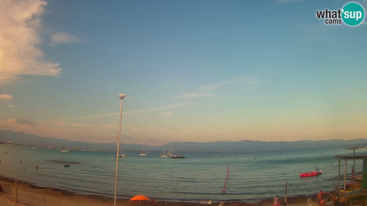Spletna kamera Cagliari Windsurf Club – Pogled v živo s plaže Poetto