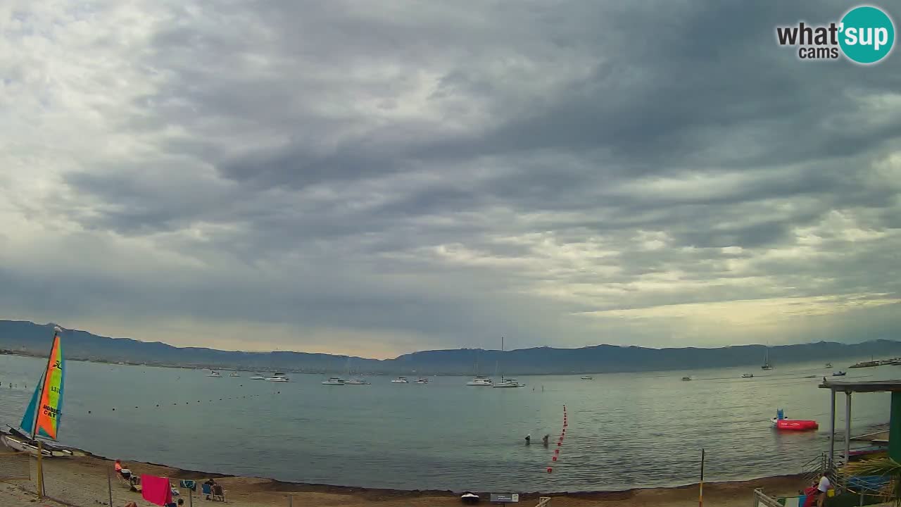 Spletna kamera Cagliari Windsurf Club – Pogled v živo s plaže Poetto